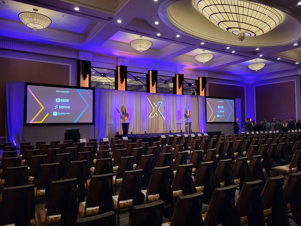 PeopleShare executive networking gala and ambient venue lighting